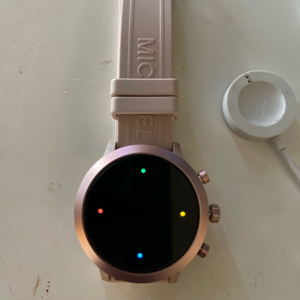 Michael Kors smartwatch, iOS and android